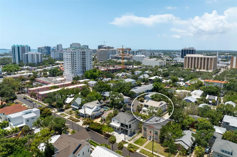 1680 CHERRY LANE Sarasota, FL 34236
