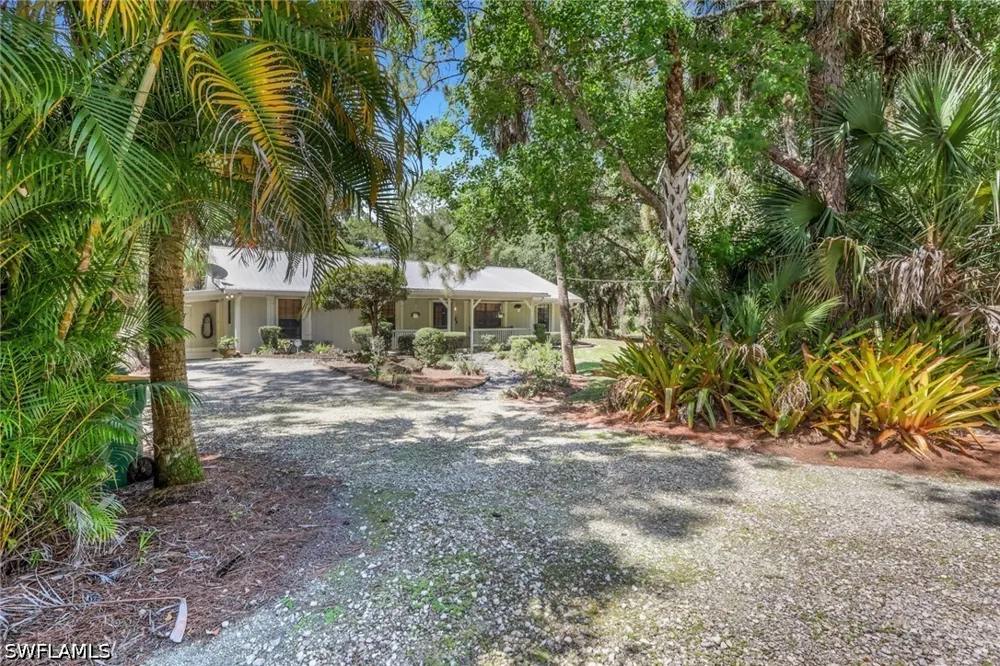 10th Avenue SE Naples, FL 34117