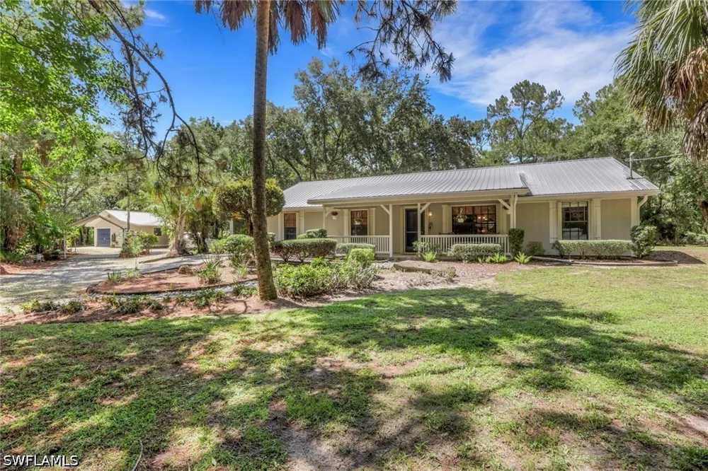 10th Avenue SE Naples, FL 34117