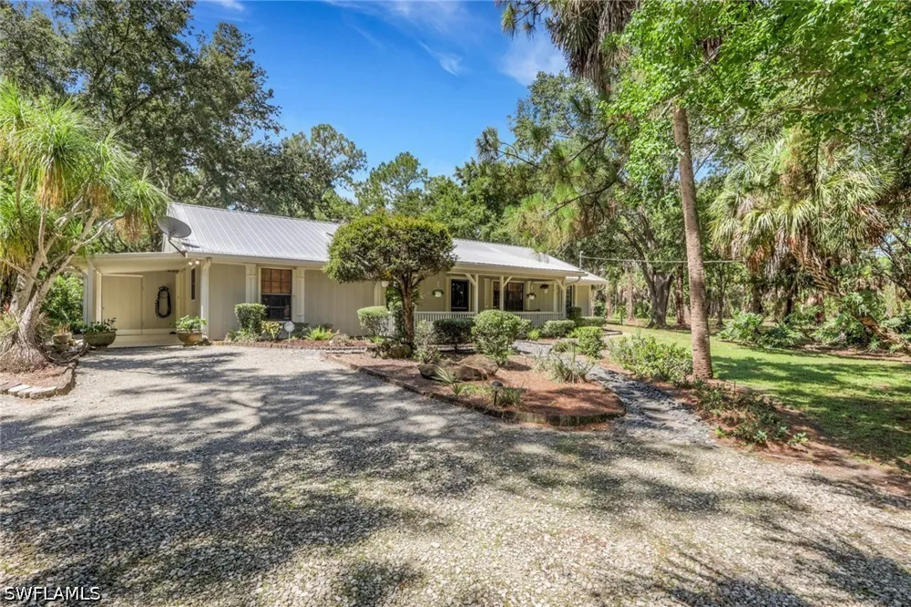 10th Avenue SE Naples, FL 34117