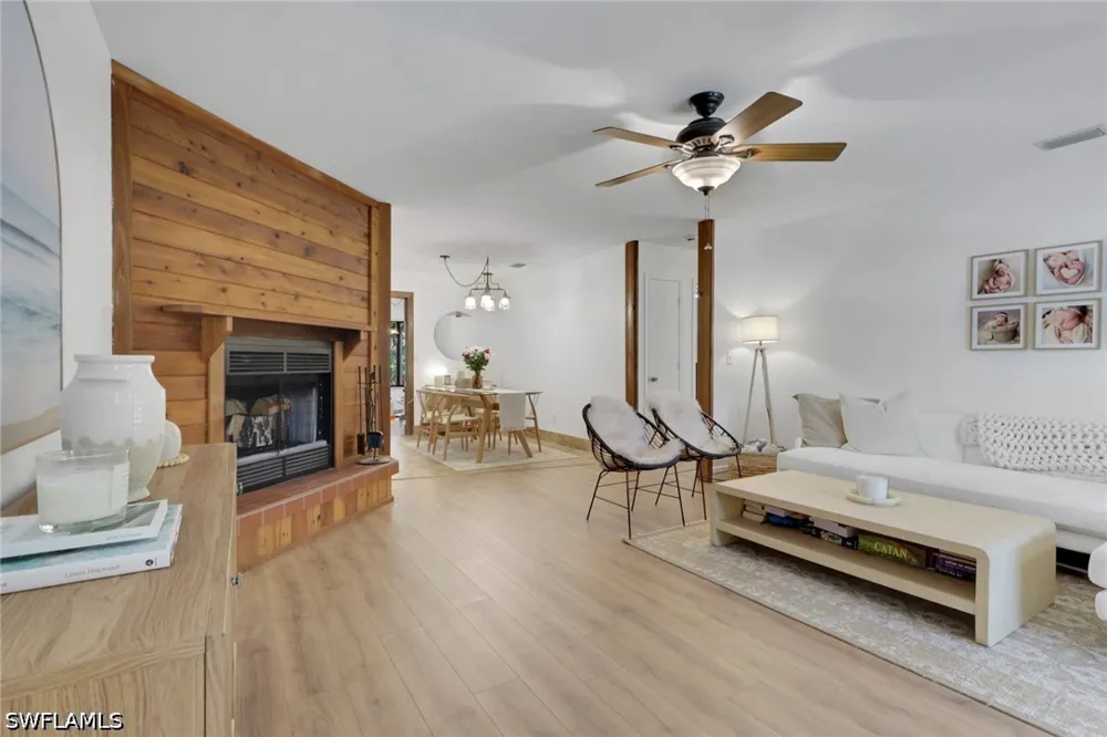 10th Avenue SE Naples, FL 34117