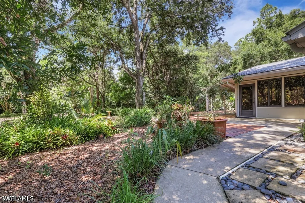 10th Avenue SE Naples, FL 34117