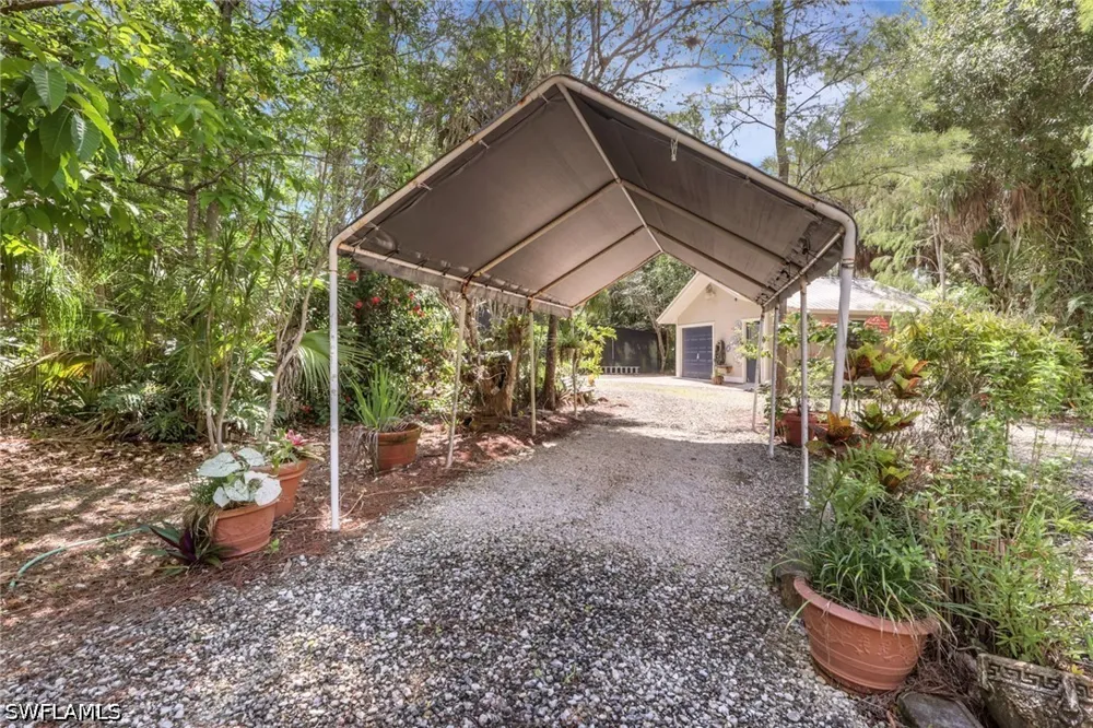 10th Avenue SE Naples, FL 34117