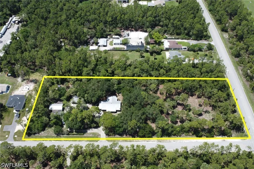 10th Avenue SE Naples, FL 34117
