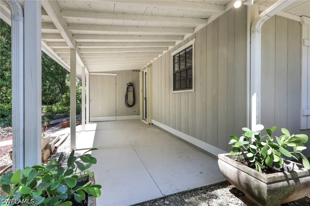 10th Avenue SE Naples, FL 34117