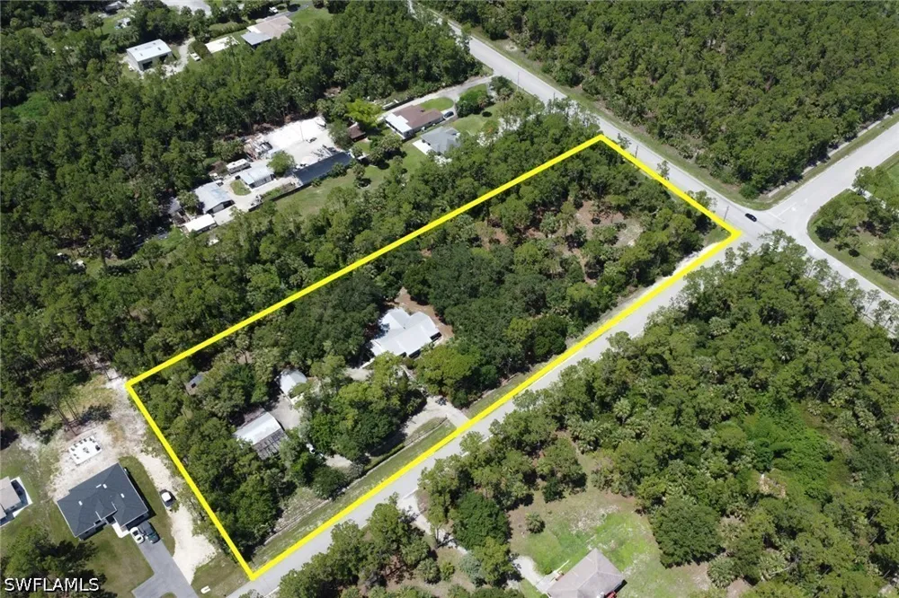 10th Avenue SE Naples, FL 34117