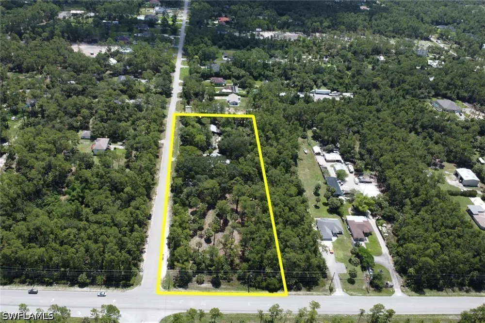 10th Avenue SE Naples, FL 34117