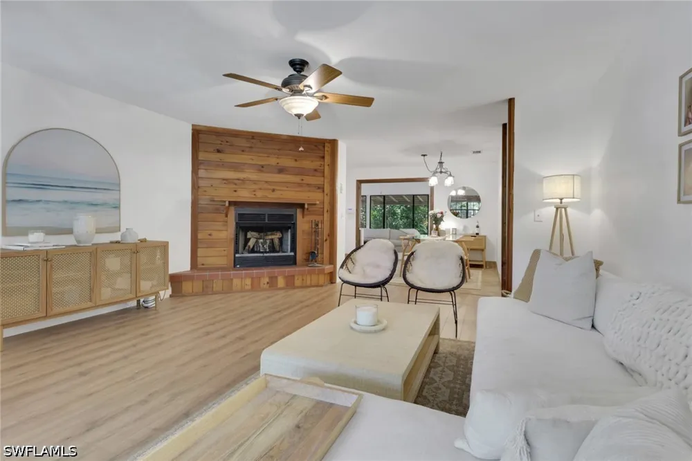 10th Avenue SE Naples, FL 34117