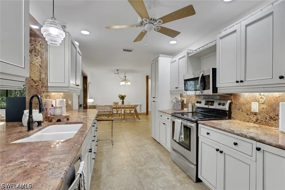 10th Avenue SE Naples, FL 34117