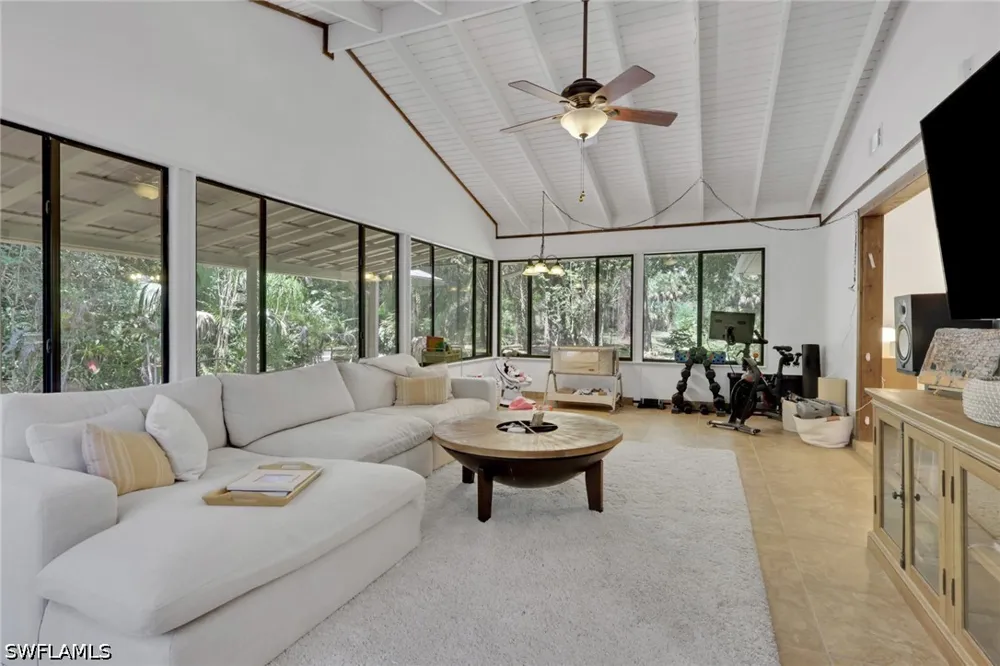 10th Avenue SE Naples, FL 34117