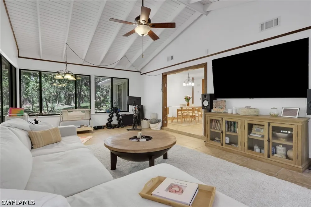 10th Avenue SE Naples, FL 34117
