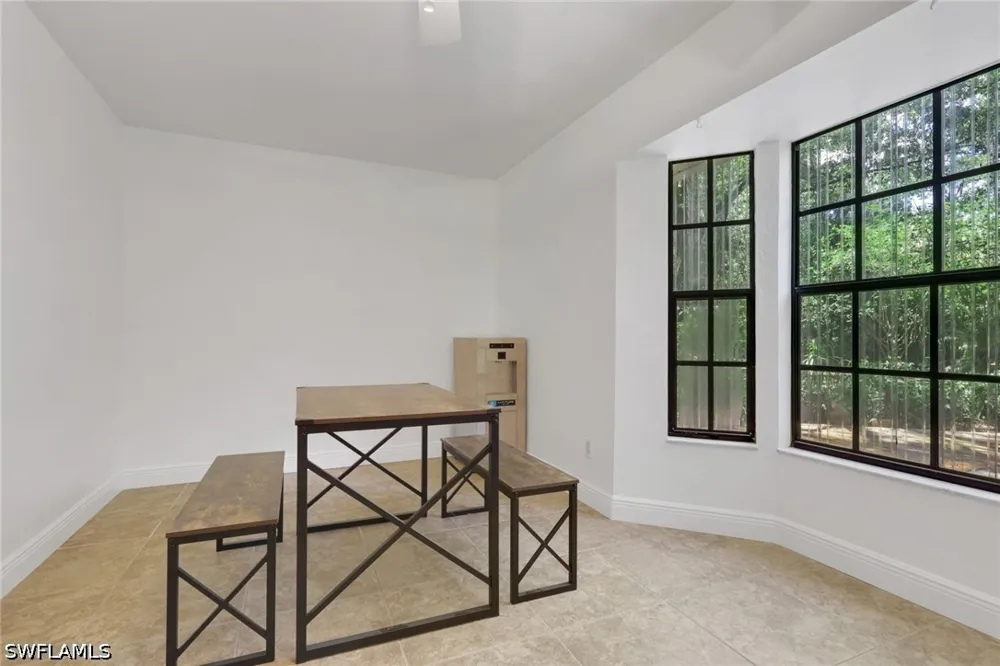 10th Avenue SE Naples, FL 34117