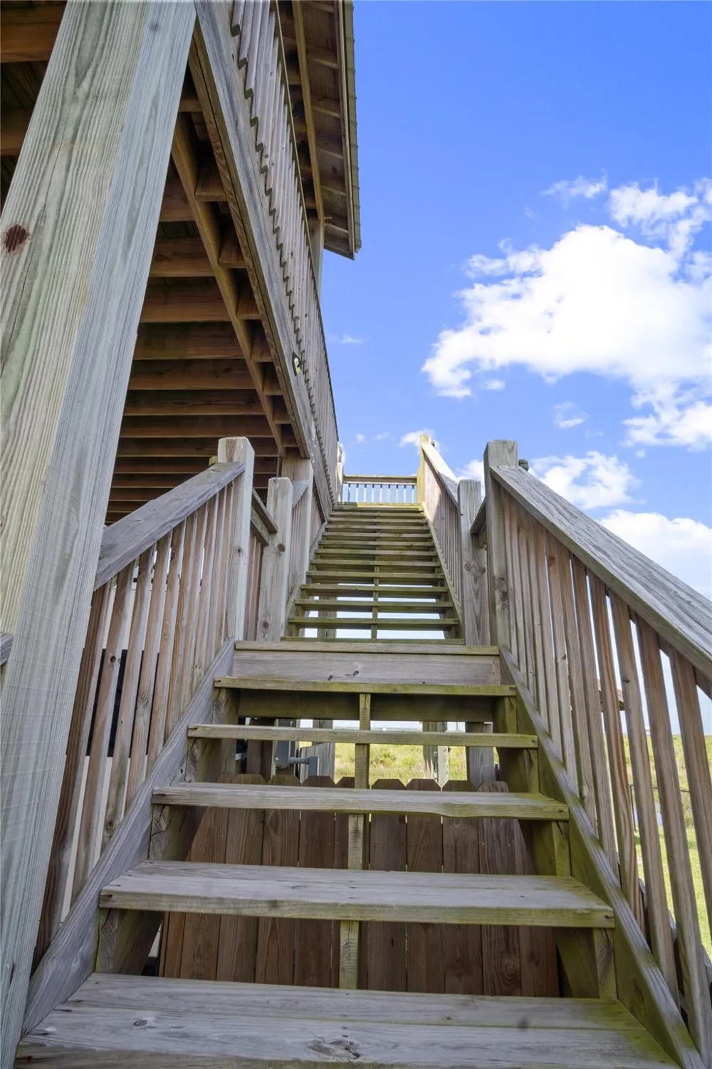 1352 Van Sant Gilchrist, TX 77617