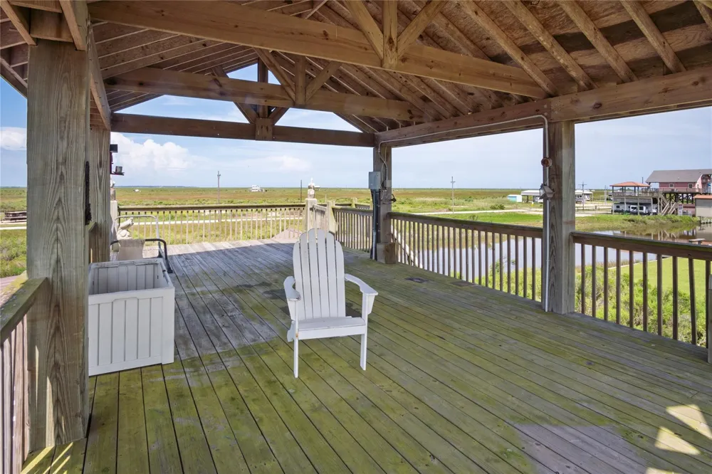 1352 Van Sant Gilchrist, TX 77617