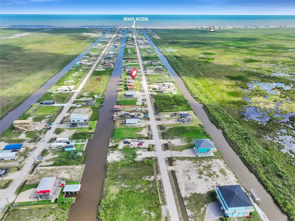 1352 Van Sant Gilchrist, TX 77617