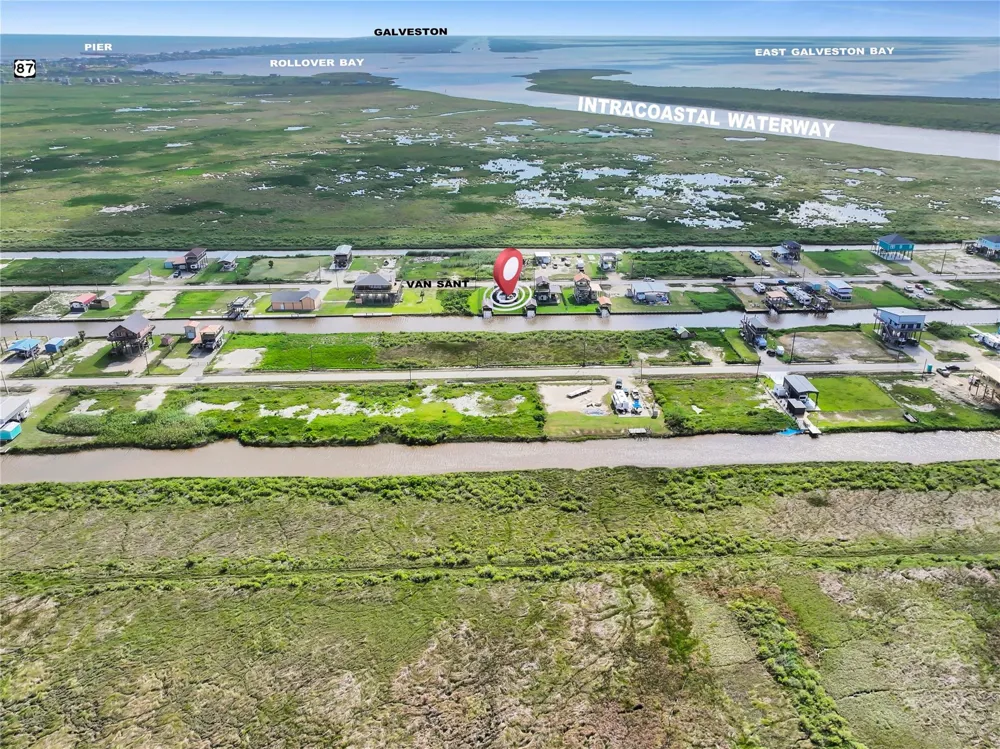 1352 Van Sant Gilchrist, TX 77617