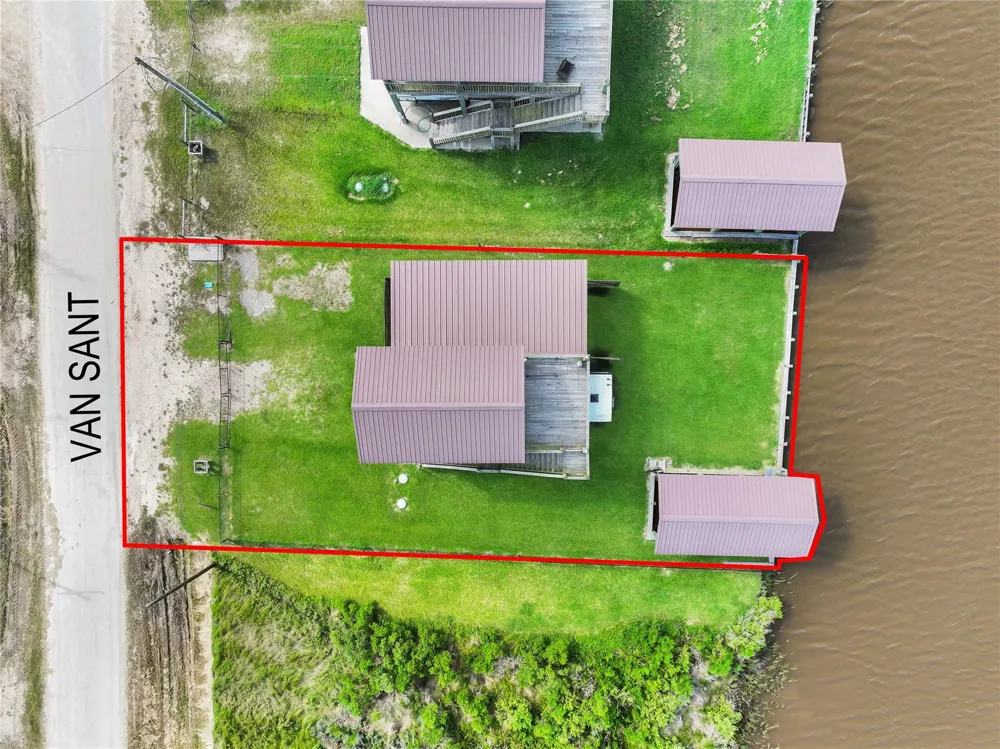1352 Van Sant Gilchrist, TX 77617