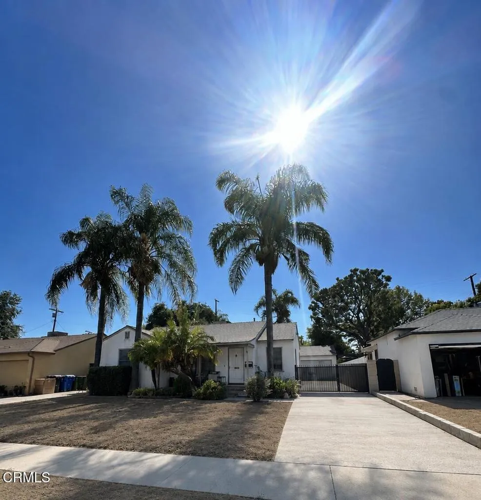 6929 Oak Park Avenue Lake Balboa, CA 91406