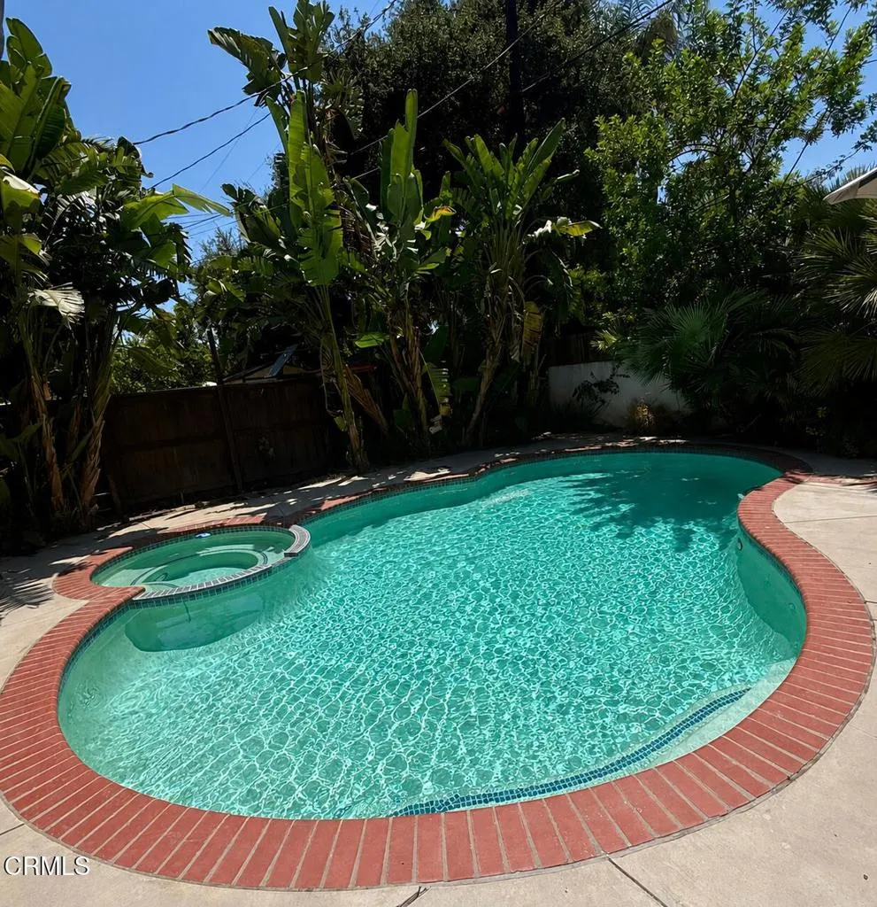 6929 Oak Park Avenue Lake Balboa, CA 91406