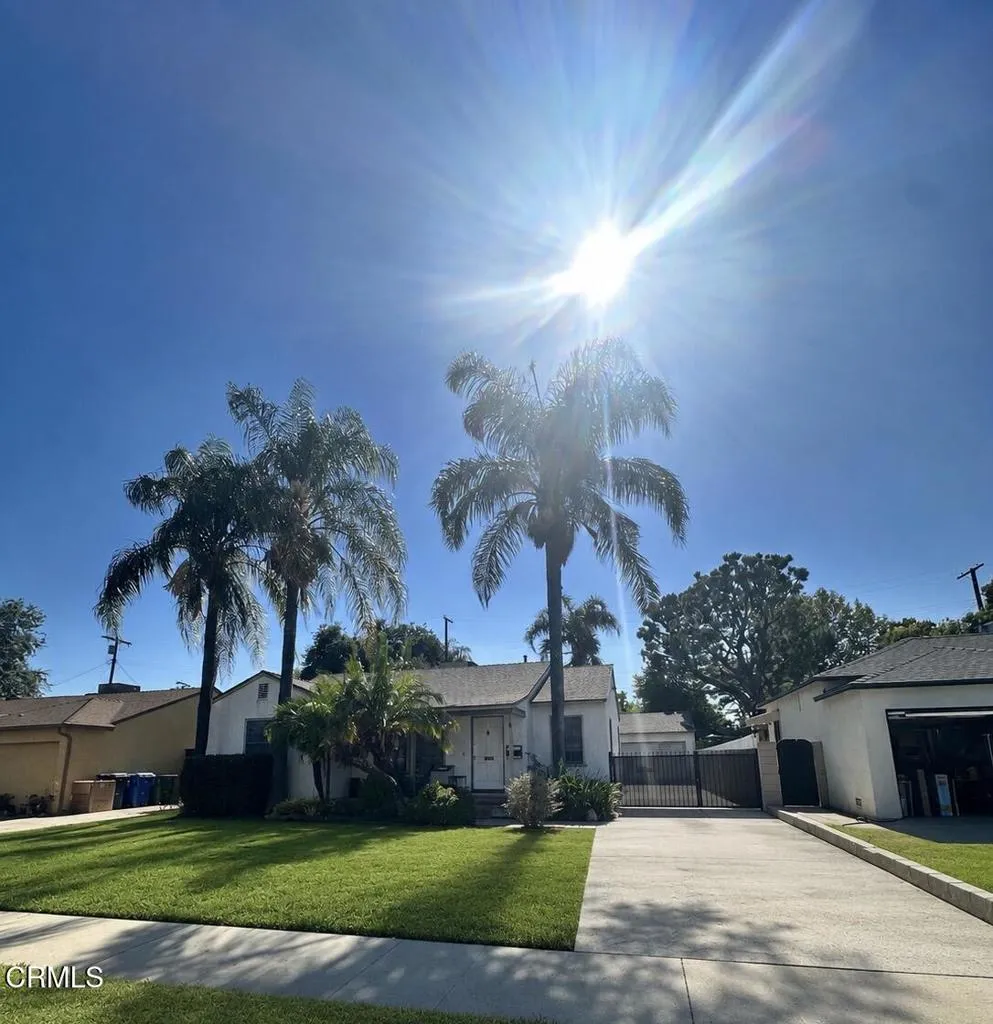 6929 Oak Park Avenue Lake Balboa, CA 91406