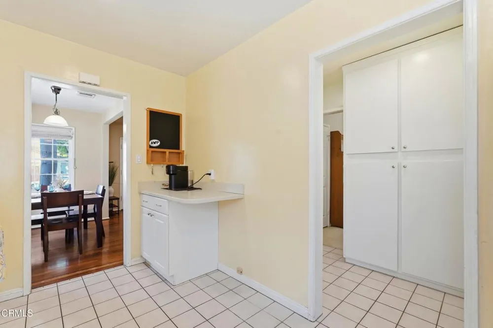 6929 Oak Park Avenue Lake Balboa, CA 91406