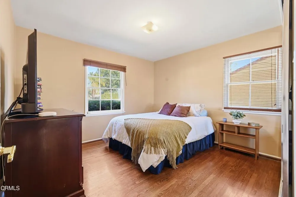 6929 Oak Park Avenue Lake Balboa, CA 91406