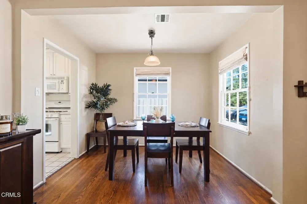 6929 Oak Park Avenue Lake Balboa, CA 91406