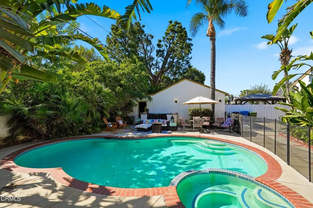 6929 Oak Park Avenue Lake Balboa, CA 91406