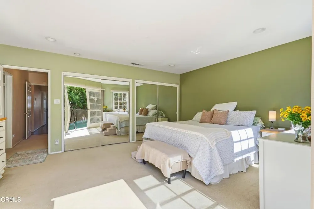 6929 Oak Park Avenue Lake Balboa, CA 91406