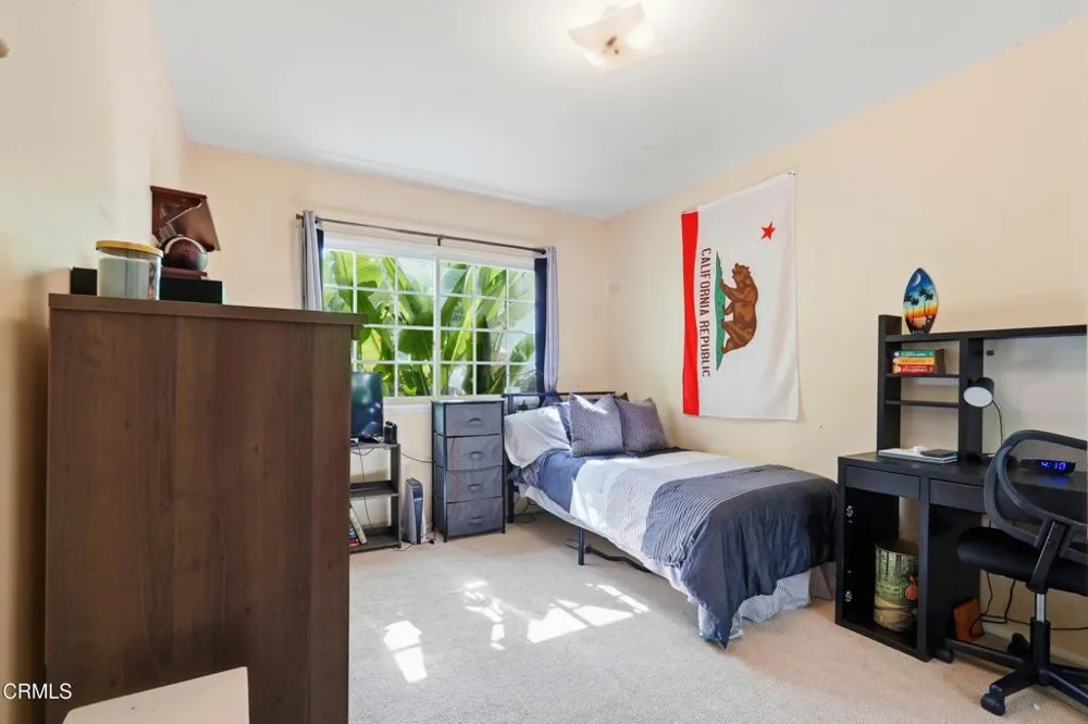6929 Oak Park Avenue Lake Balboa, CA 91406