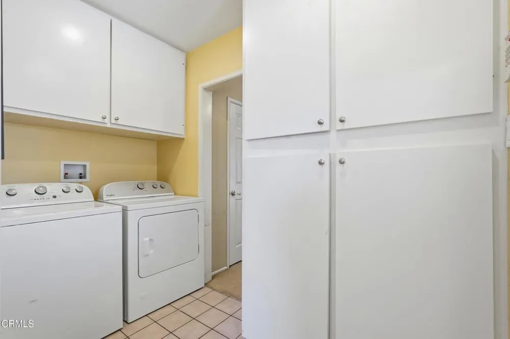 6929 Oak Park Avenue Lake Balboa, CA 91406