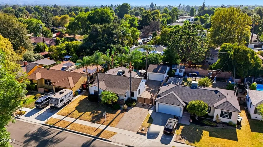 6929 Oak Park Avenue Lake Balboa, CA 91406