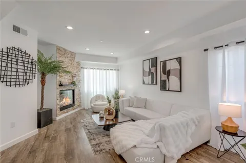 9330 Sunland #1