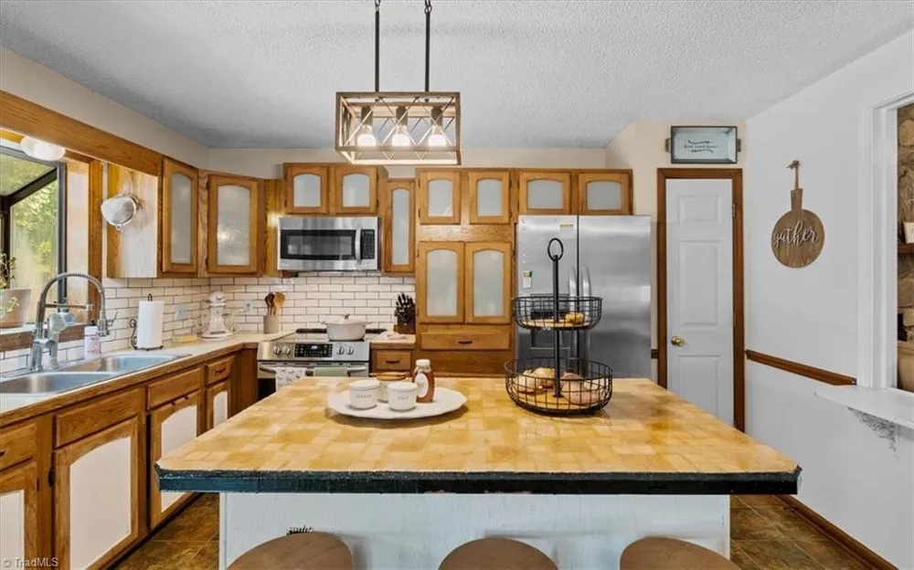 1013 Lacy Hepler Road Thomasville, NC 27360
