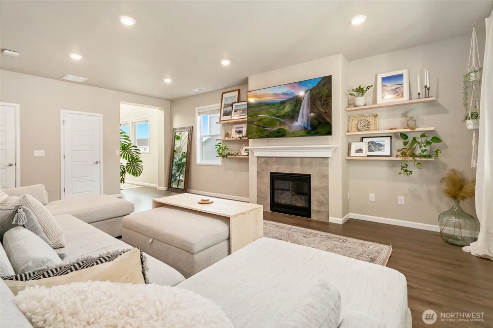 20438 SE 256th Street Covington, WA 98042