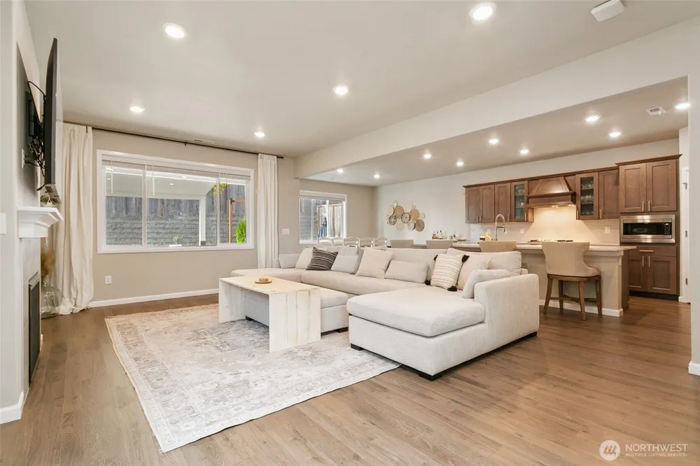 20438 SE 256th Street Covington, WA 98042