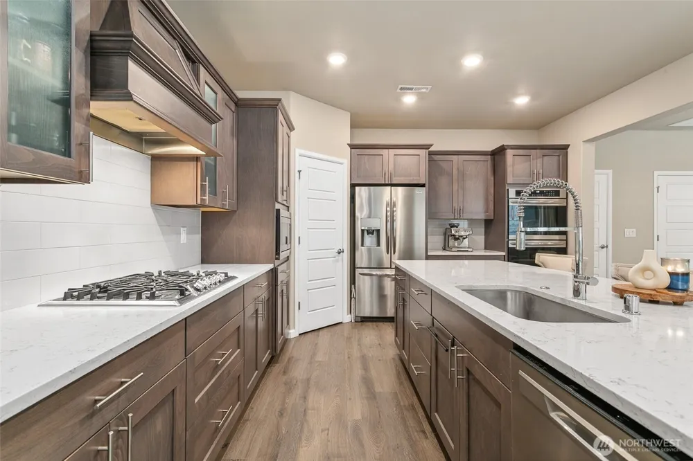 20438 SE 256th Street Covington, WA 98042