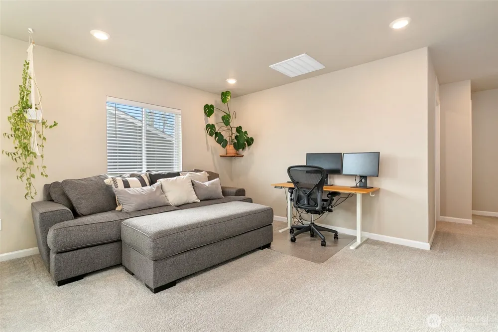 20438 SE 256th Street Covington, WA 98042