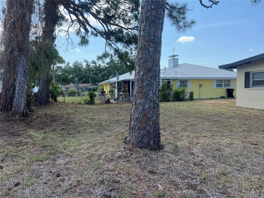 321 ALBA STREET E Venice, FL 34285