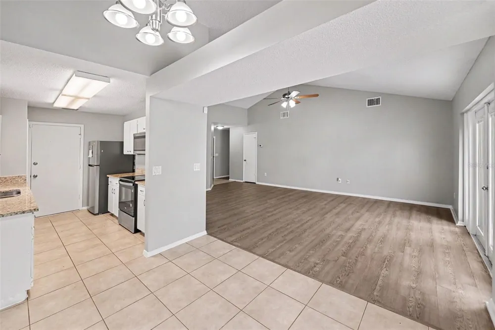 8739 OSAGE DRIVE Tampa, FL 33634
