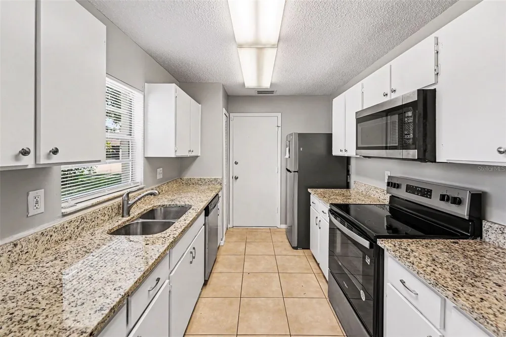 8739 OSAGE DRIVE Tampa, FL 33634