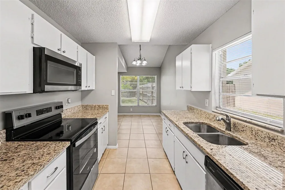 8739 OSAGE DRIVE Tampa, FL 33634