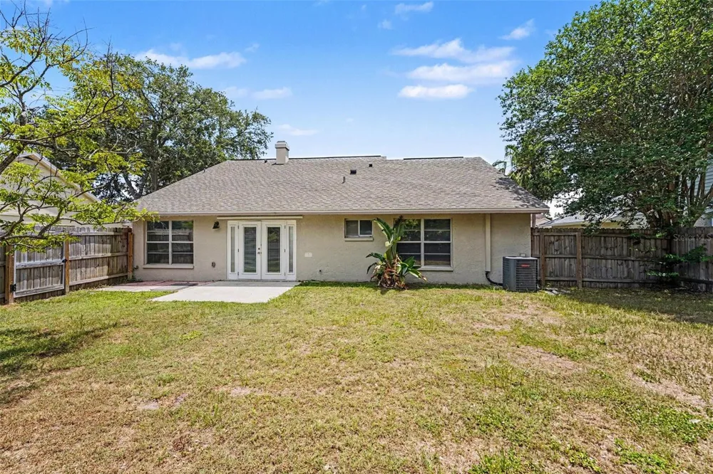 8739 OSAGE DRIVE Tampa, FL 33634