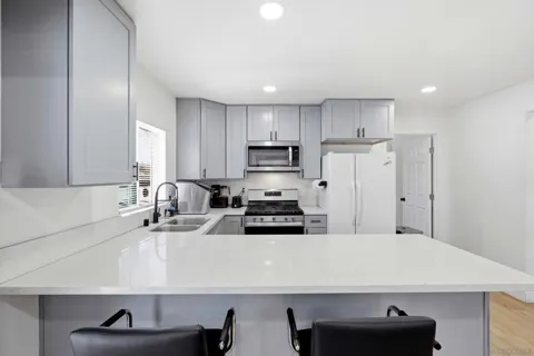23 1st St