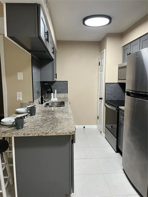 211 THORN TREE PLACE