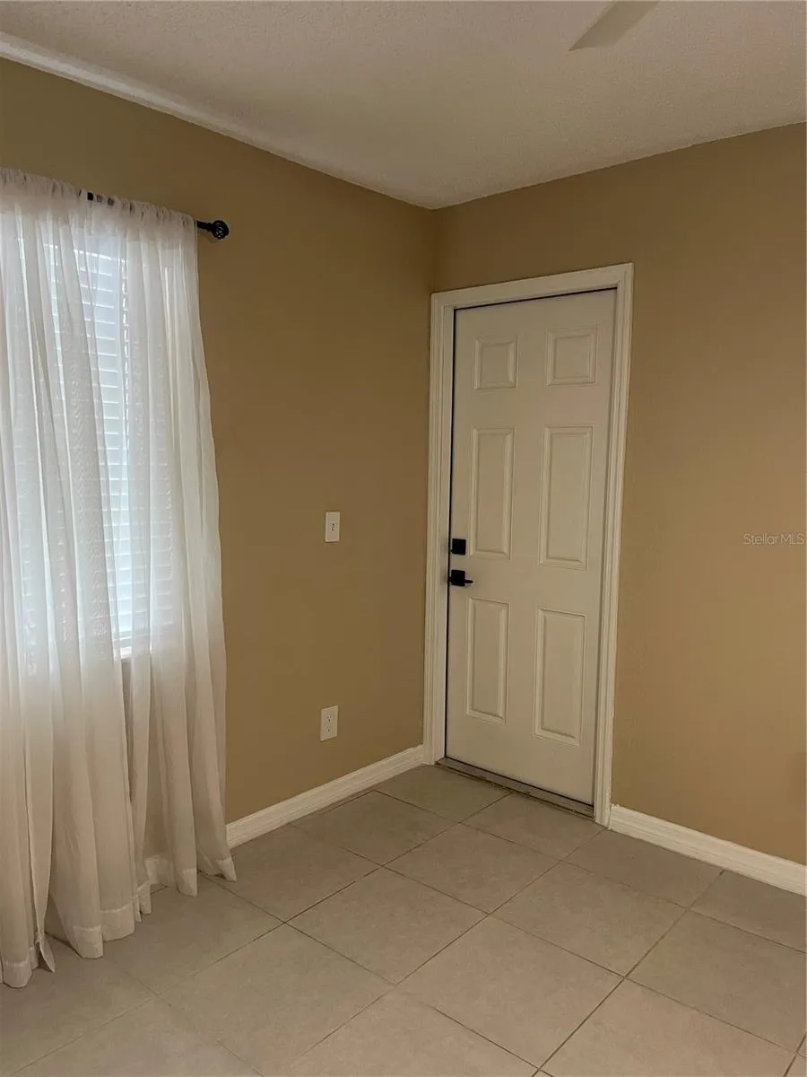 211 THORN TREE PLACE Brandon, FL 33510