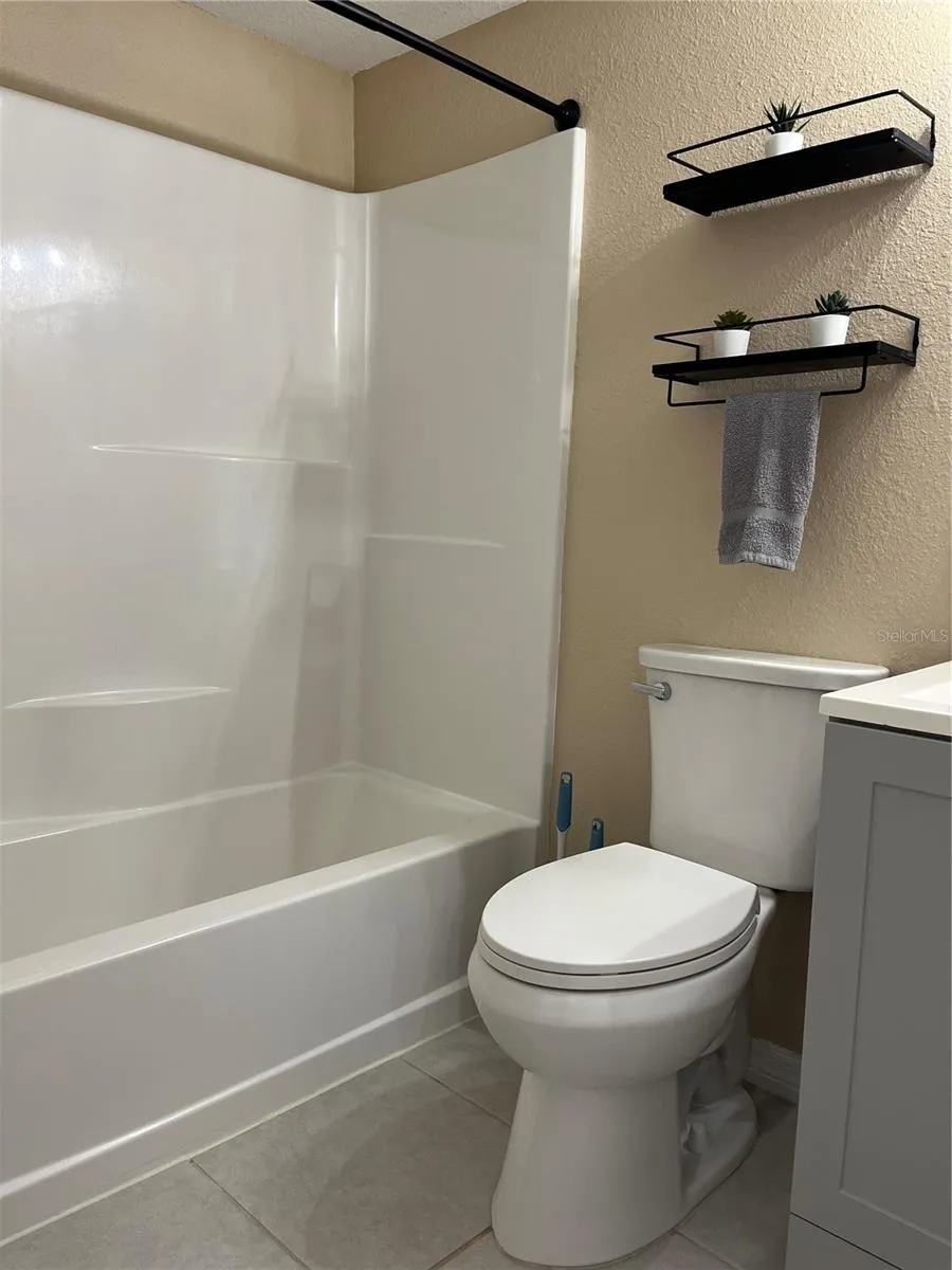 211 THORN TREE PLACE Brandon, FL 33510