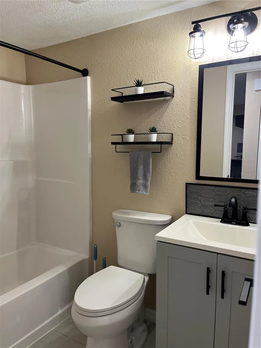211 THORN TREE PLACE Brandon, FL 33510