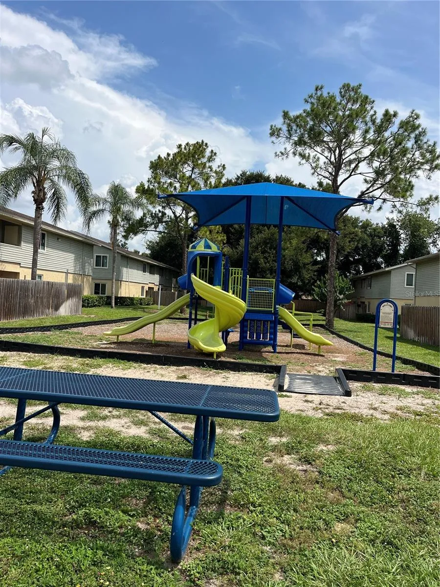 211 THORN TREE PLACE Brandon, FL 33510