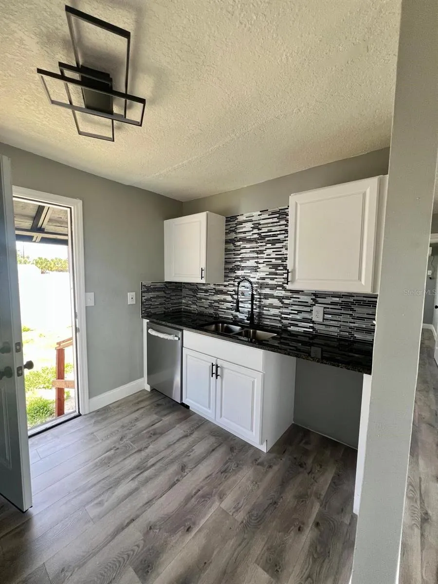 708 MARTIN L KING JR AVENUE Lakeland, FL 33815